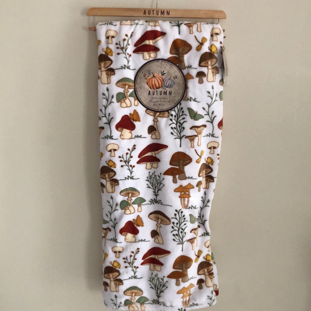 Autumn MUSHROOM Plush Throw Blanket